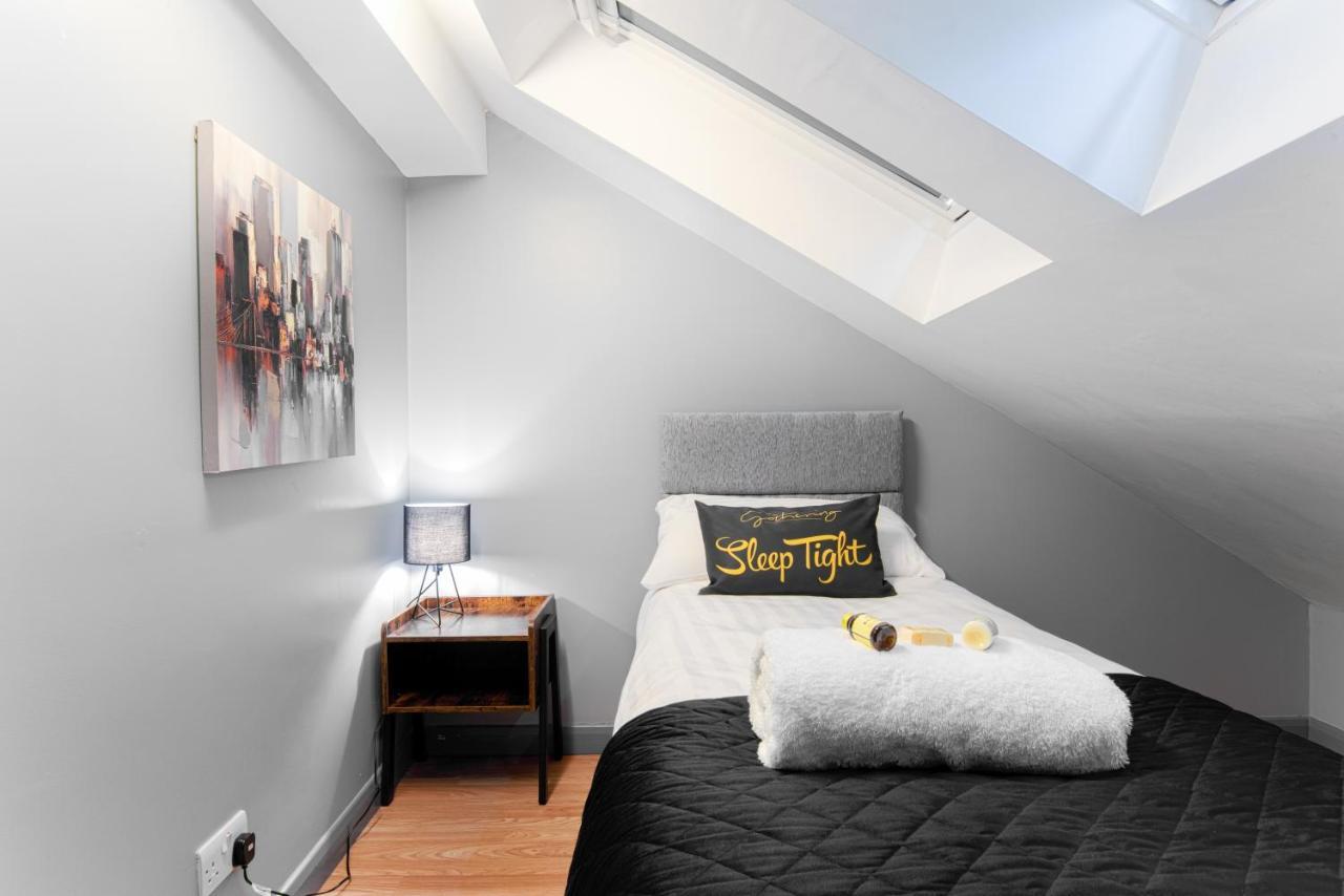 The Eistedfod Penthouse - Berwyn House Apartment Рексъм Екстериор снимка